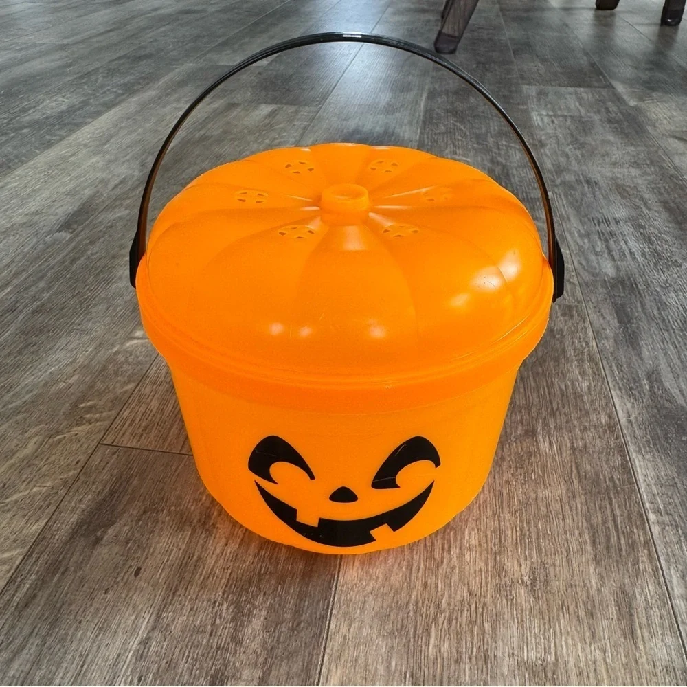 Vintage! McDonald’s jack-o’-lantern Pumpkin Halloween Candy Bucket